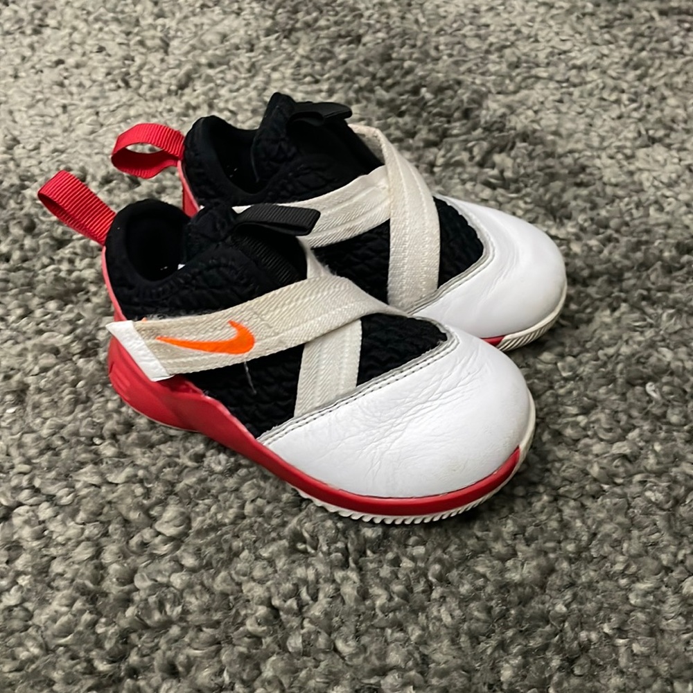 Nike Lebron XII Soldier